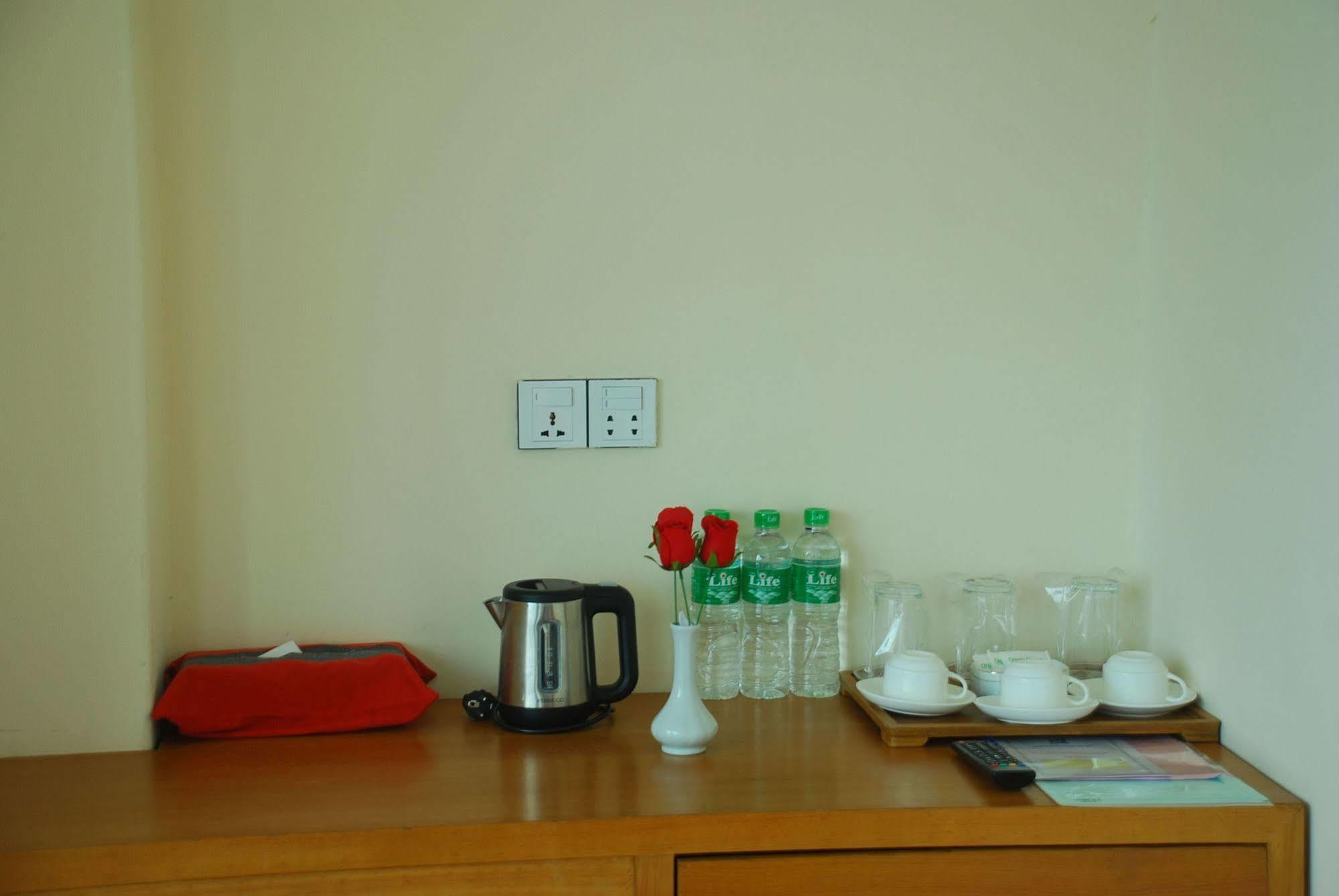 Pleasure View Hotel Yangon Exterior photo
