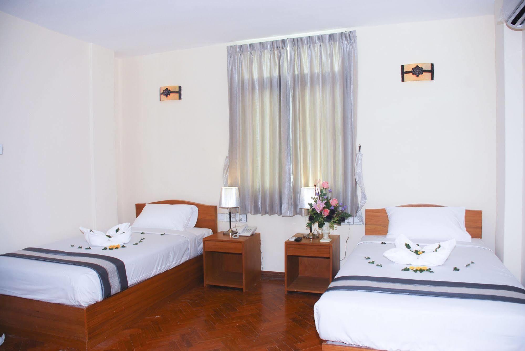 Pleasure View Hotel Yangon Exterior photo