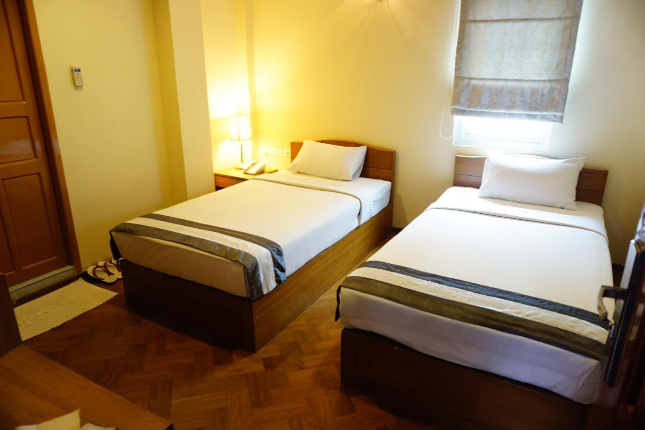 Pleasure View Hotel Yangon Exterior photo